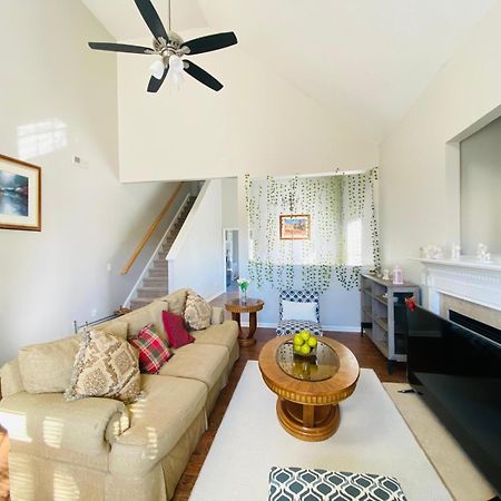 Private Room & Bathroom Close To Downtown 롤리 외부 사진