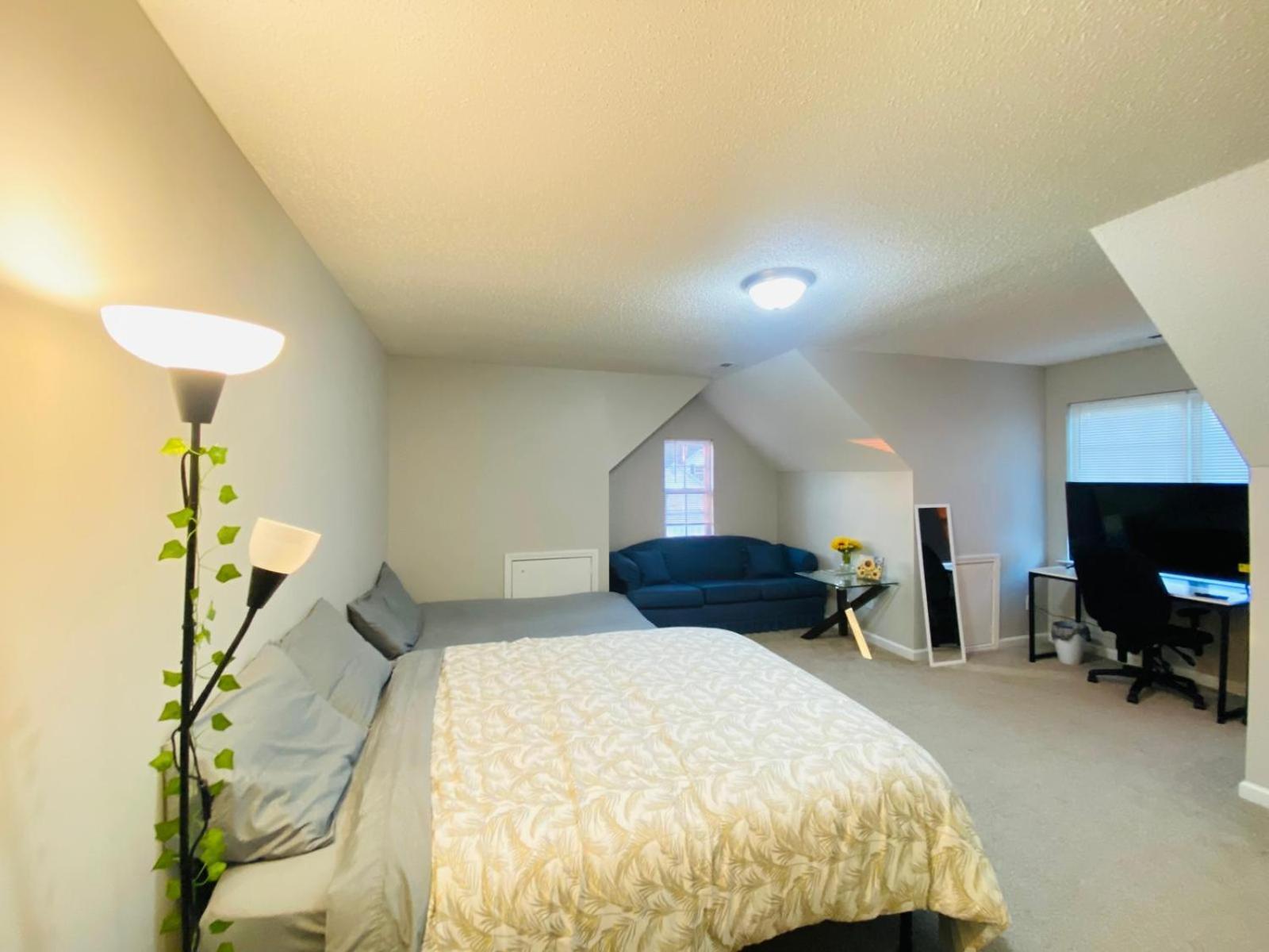 Private Room & Bathroom Close To Downtown 롤리 외부 사진