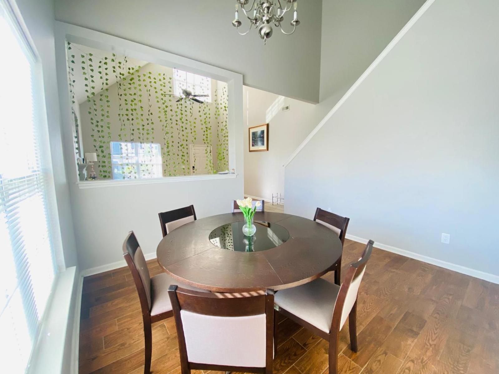 Private Room & Bathroom Close To Downtown 롤리 외부 사진